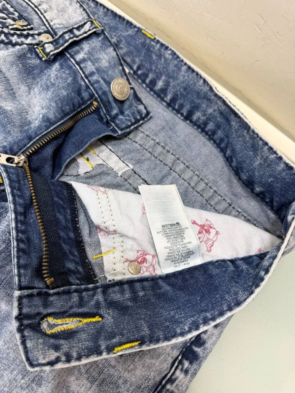 True Religion Acid Wash jeans Mens 34X33 Straight 100% Cotton Flap Pockets Y2K